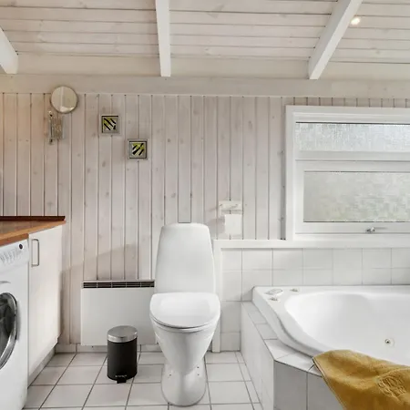Nafne - 500m From The Sea By Interhome * Hals