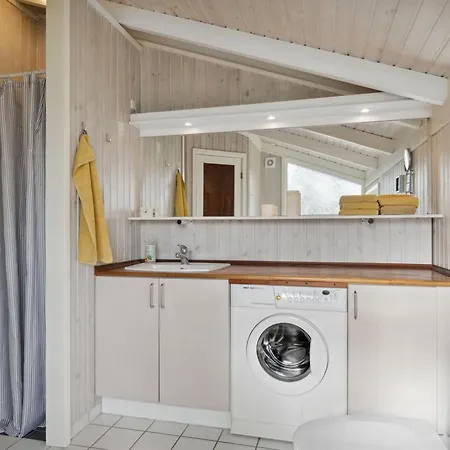 Nafne - 500m From The Sea By Interhome *