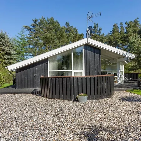 Nafne - 500m From The Sea By Interhome Hals